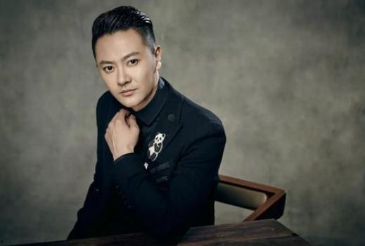 印小天家庭背景